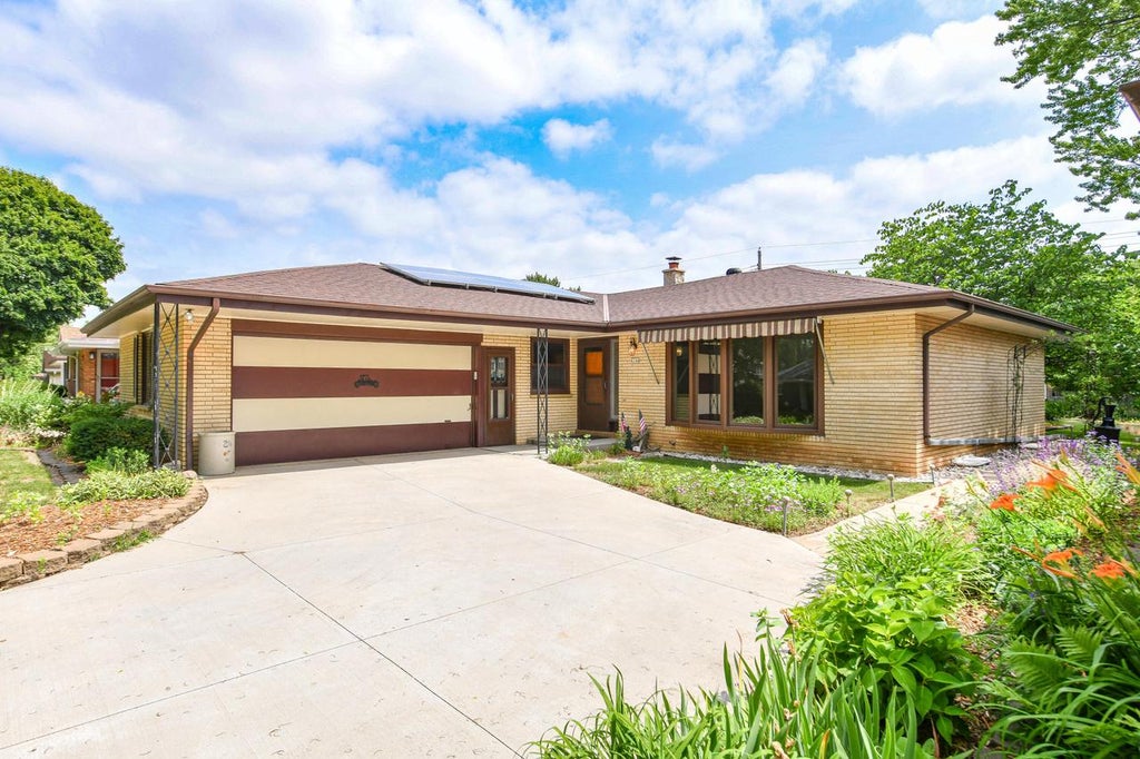 Photo of 4144 N 96th STREET, Wauwatosa, WI 53222 (MLS # 1969994)