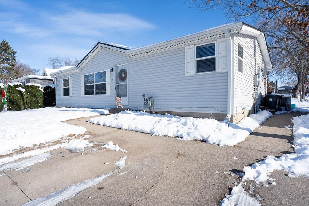 Photo of 601 Oak AVENUE SOUTH AVENUE S, Onalaska, WI 54650 (MLS # 1944542)