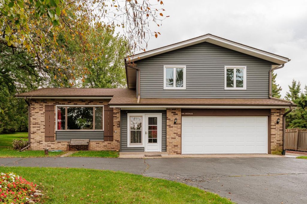 Photo of N41W33425 Nashotah ROAD, Nashotah, WI 53058 (MLS # 1939333)