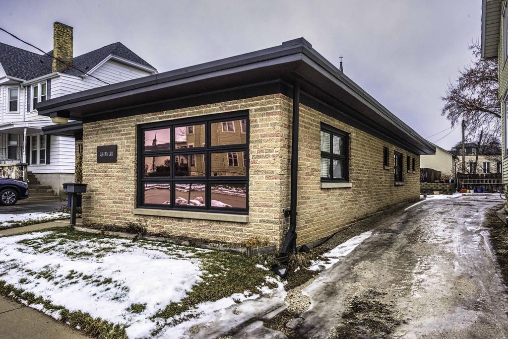 Photo of 110 Arcadian AVENUE, Waukesha, WI 53186 (MLS # 1943932)