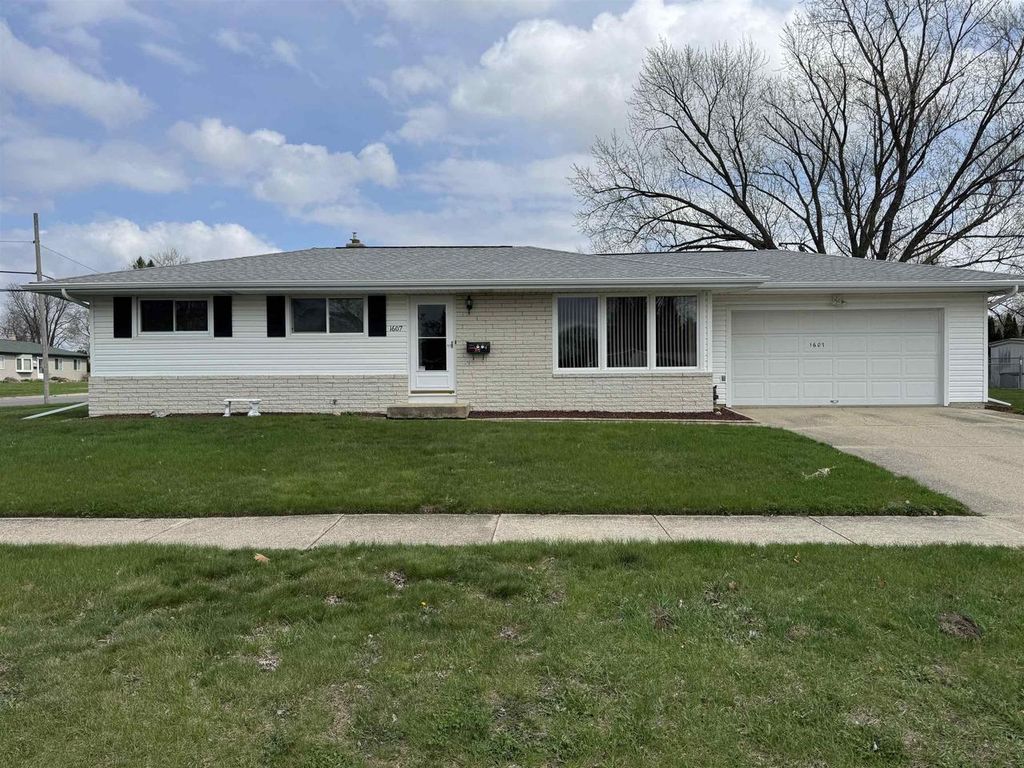 Photo of 1607 S Arch STREET, Janesville, WI 53546 (MLS # 2020683)