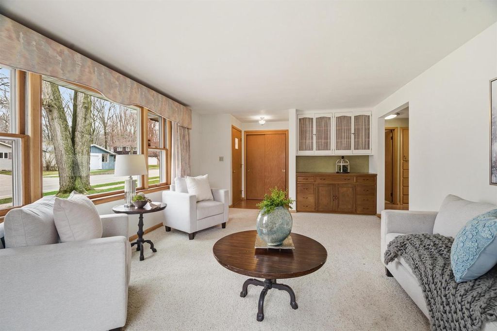 Photo of 1613 S Telulah AVENUE, Appleton, WI 54915 (MLS # 50323925)