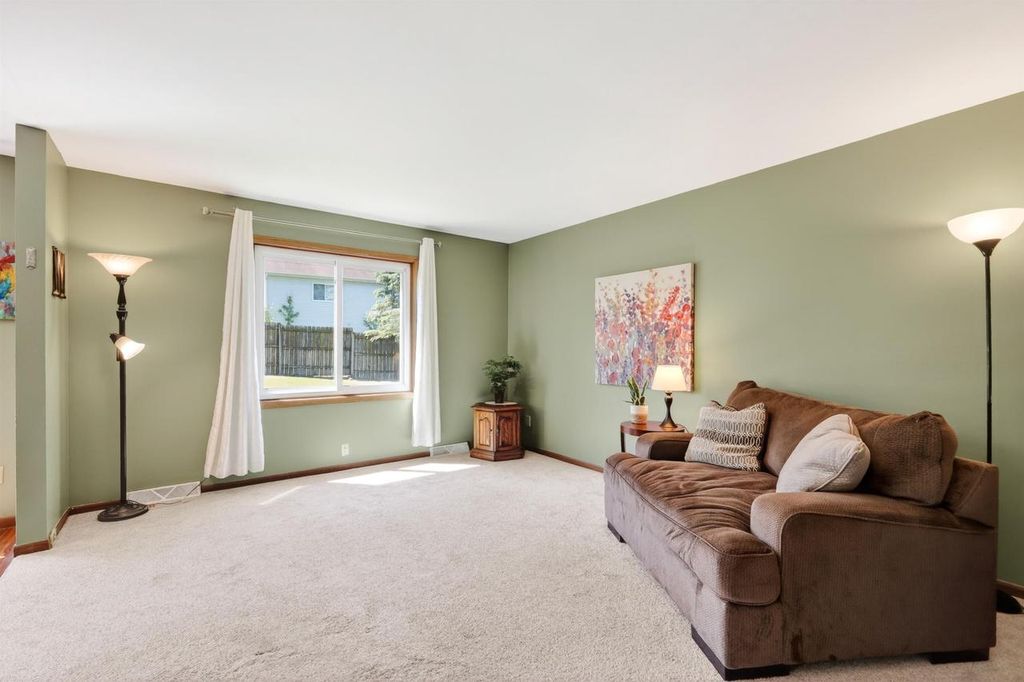 Photo of 21 S Bartelt COURT, Madison, WI 53704 (MLS # 2024168)