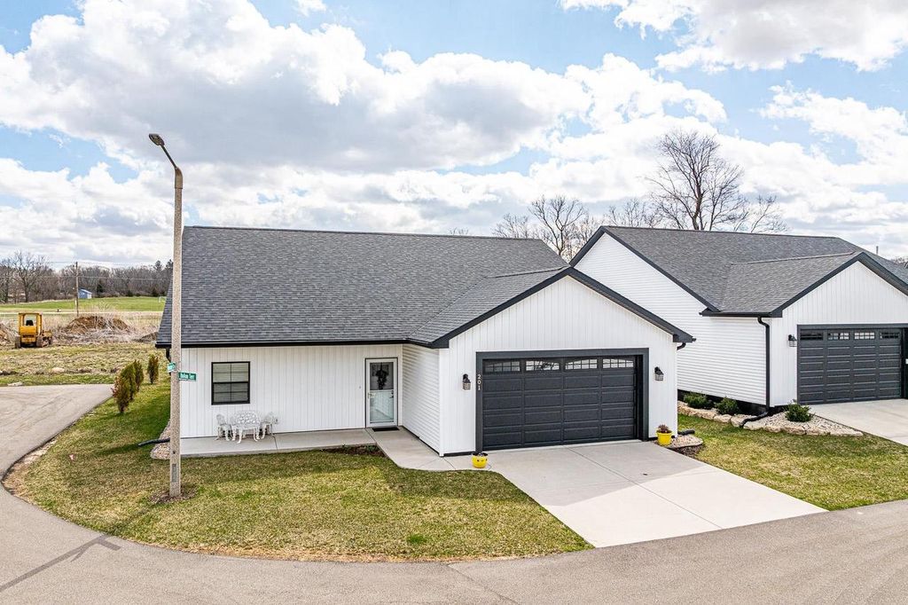 Photo of 201 Boann TERRACE, Belleville, WI 53508 (MLS # 2020276)