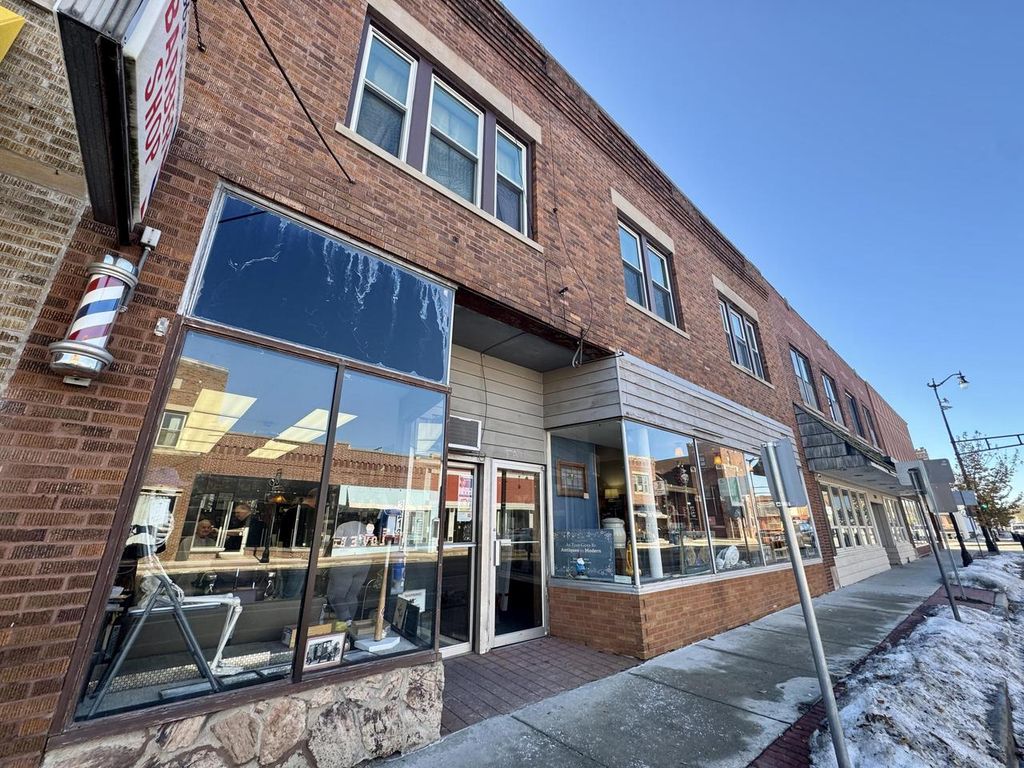 Photo of 3213 Washington AVENUE, Racine, WI 53405 (MLS # 1946563)