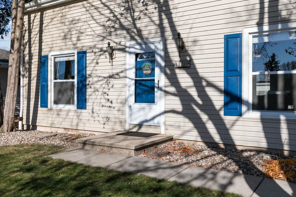 Photo of 1120 E Layton AVENUE, Appleton, WI 54915 (MLS # 50318165)