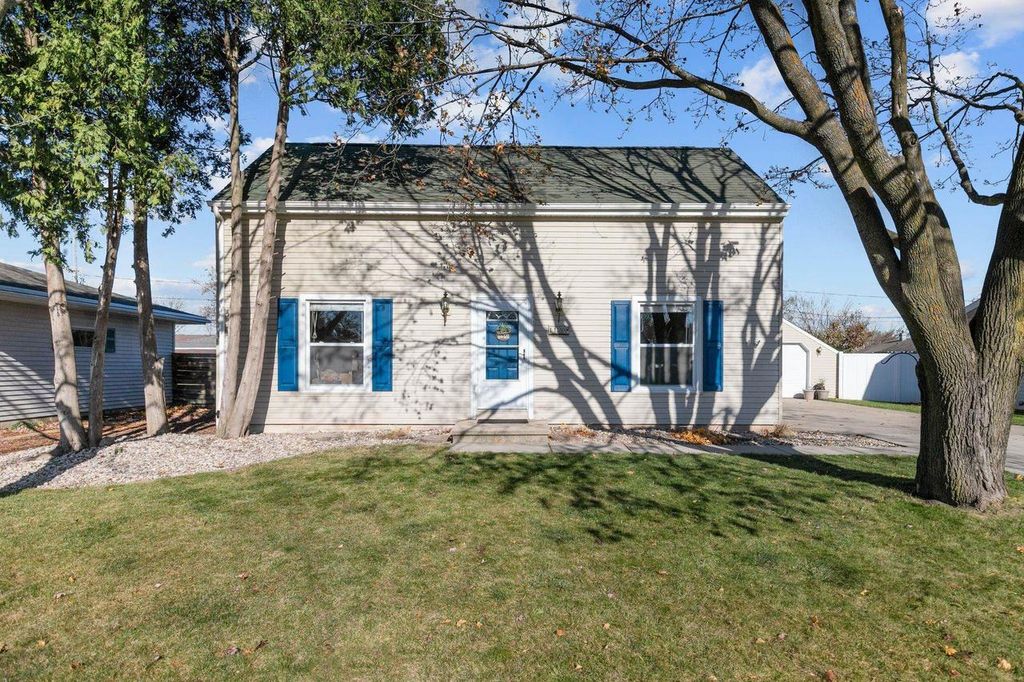 Photo of 1120 E Layton AVENUE, Appleton, WI 54915 (MLS # 50318165)