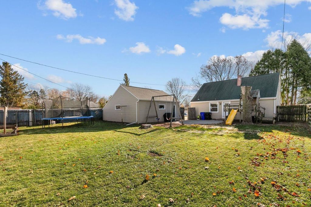 Photo of 1120 E Layton AVENUE, Appleton, WI 54915 (MLS # 50318165)