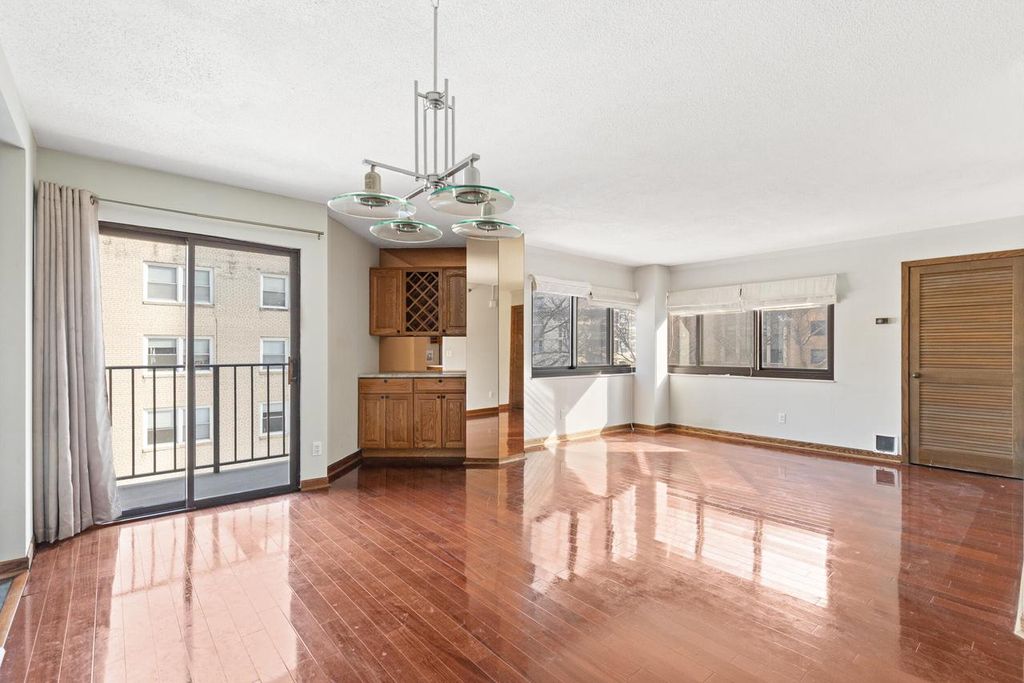 Photo of 1633 N Prospect AVENUE #3E, Milwaukee, WI 53202 (MLS # 1952842)