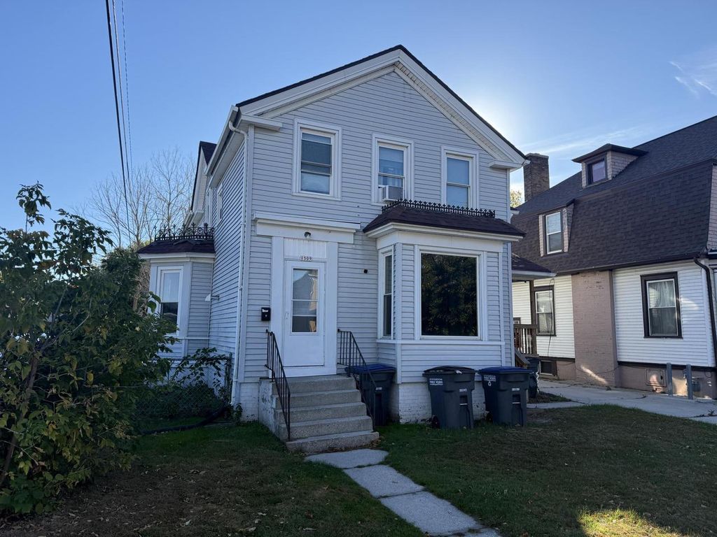 Photo of 1507 N 6th STREET #1509, Sheboygan, WI 53081 (MLS # 1939338)