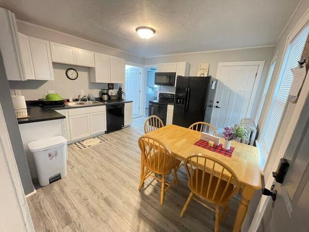Photo of 1507 N 6th STREET #1509, Sheboygan, WI 53081 (MLS # 1939338)