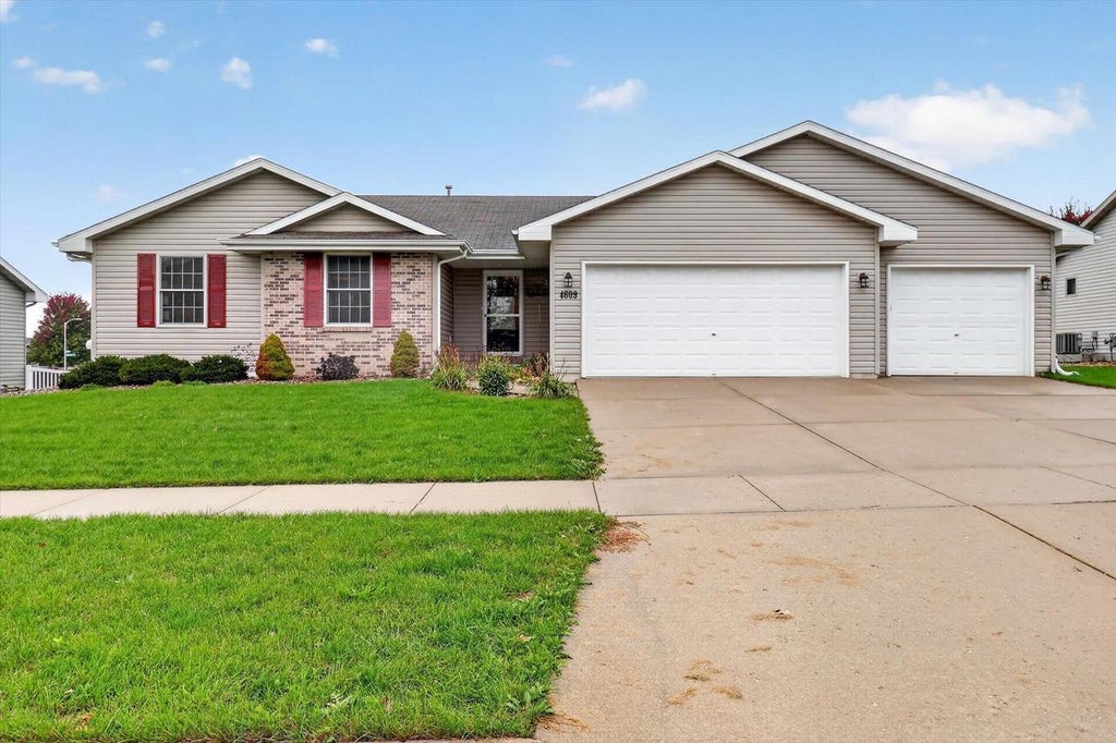 Photo of 4609 Parkwood DRIVE, Janesville, WI 53563 (MLS # 2034838)