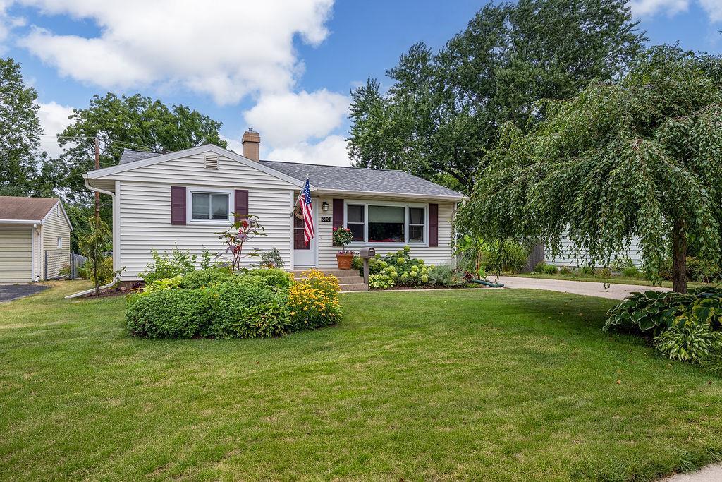 Photo of 306 Garnet LANE, Madison, WI 53714 (MLS # 2031406)