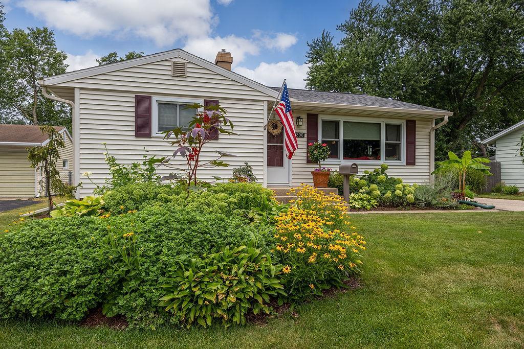 Photo of 306 Garnet LANE, Madison, WI 53714 (MLS # 2031406)