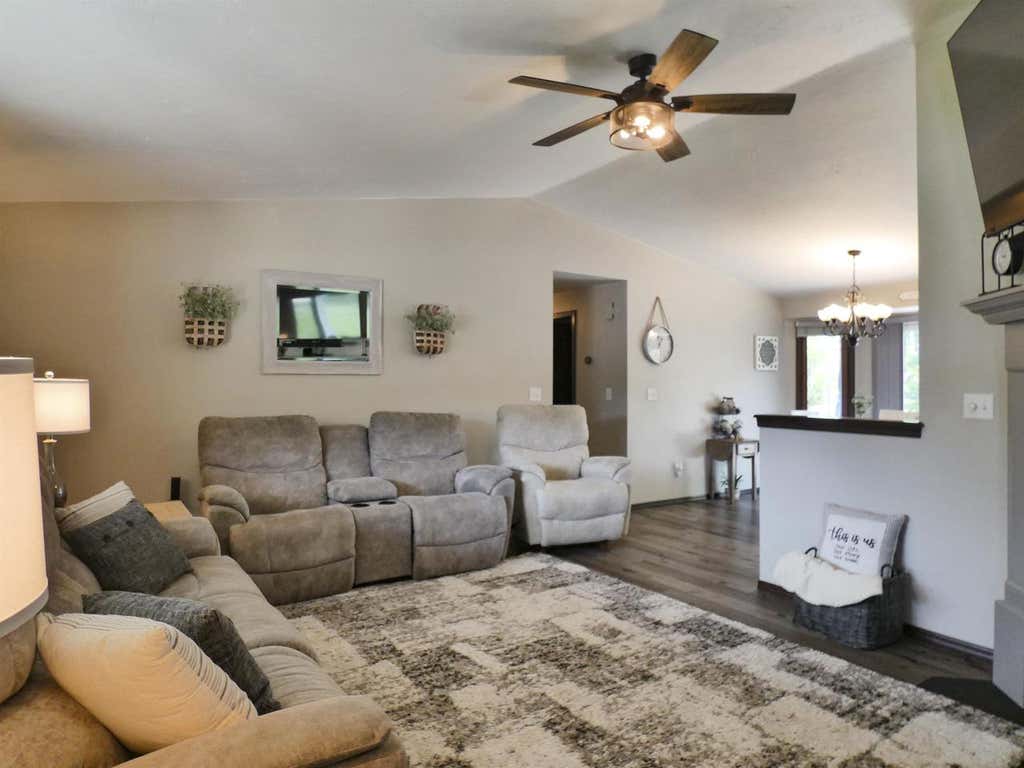Photo of 412 Dewey Decker DRIVE, Green Bay, WI 54313 (MLS # 50330038)
