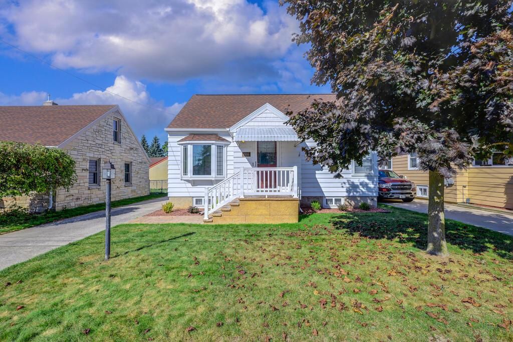 Photo of 1916 29th STREET, Two Rivers, WI 54241 (MLS # 1937756)