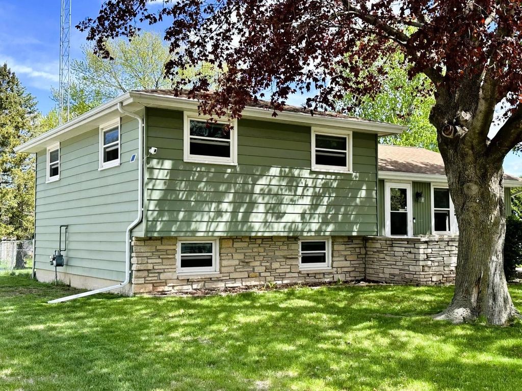 Photo of 757 Mc Arthur STREET, Fond Du Lac, WI 54935 (MLS # 50325452)