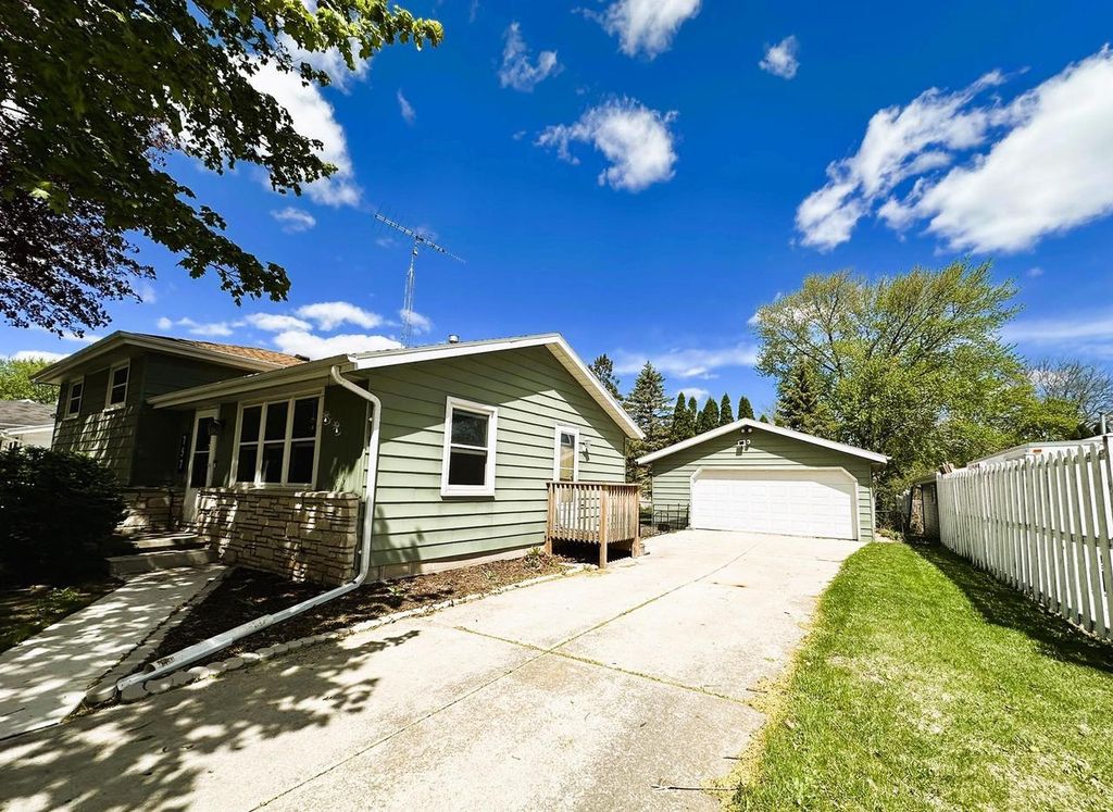 Photo of 757 Mc Arthur STREET, Fond Du Lac, WI 54935 (MLS # 50325452)