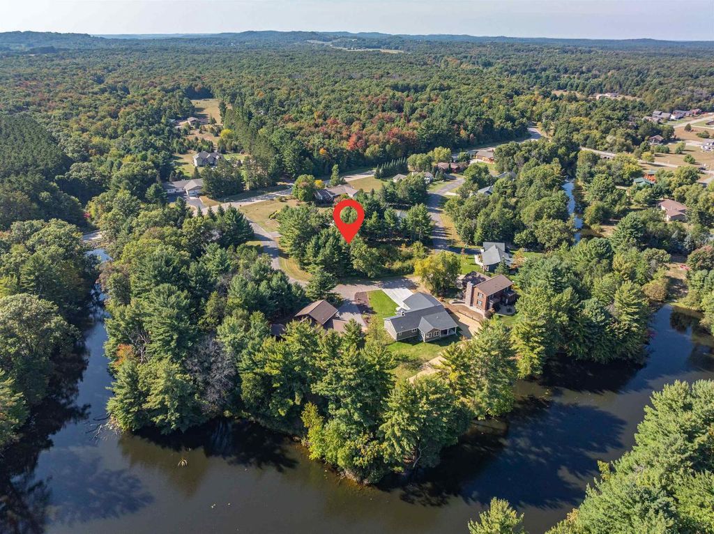 Photo of 119 Sunset CIRCLE, Wisconsin Dells, WI 53965 (MLS # 2018083)