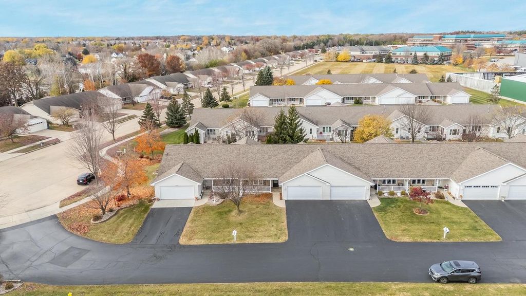 Photo of 2290 Patriot LANE #UNIT B, Oshkosh, WI 54904 (MLS # 50318147)