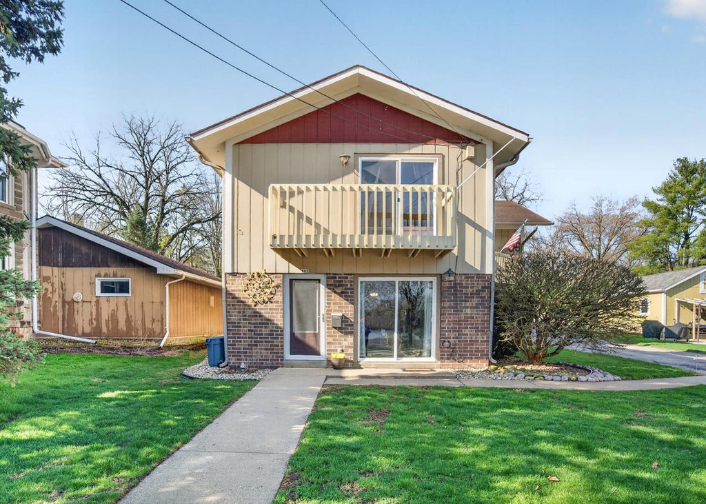 Photo of 445 W Chestnut STREET, Burlington, WI 53105 (MLS # 1980458)