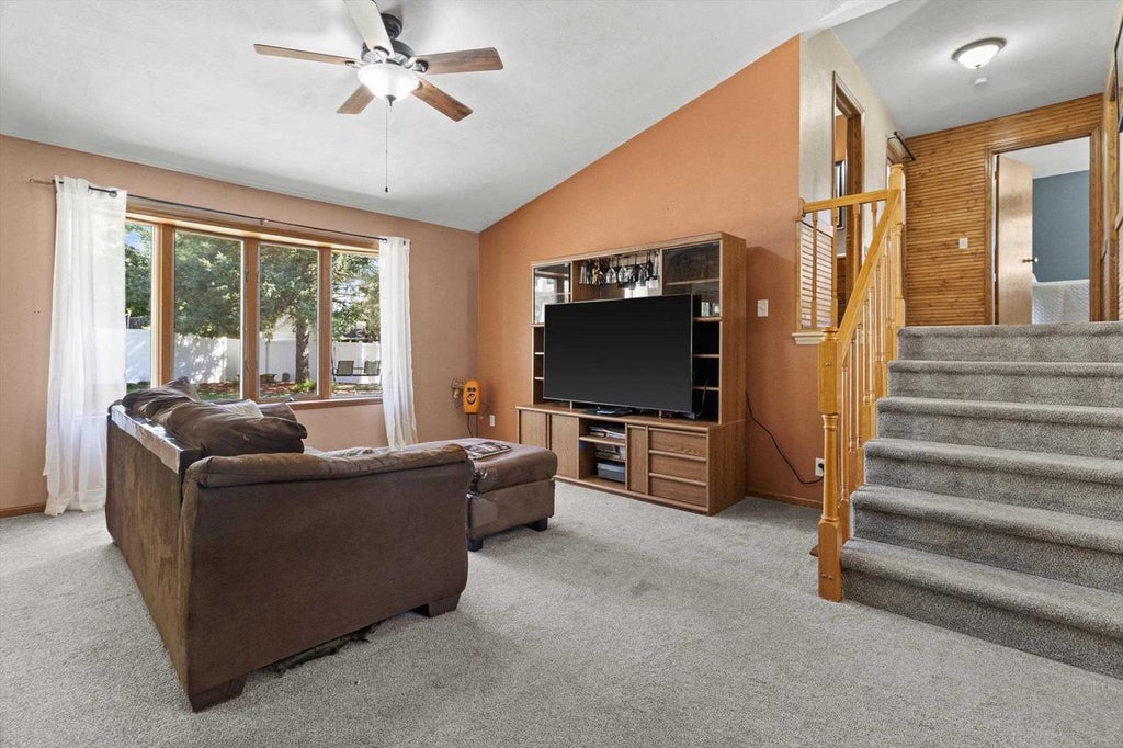Photo of 734 Lyndhurst DRIVE, Janesville, WI 53546 (MLS # 2033703)