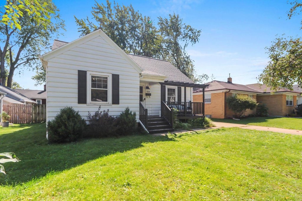 Photo of 124 N Oneida STREET, Green Bay, WI 54303 (MLS # 50332007)
