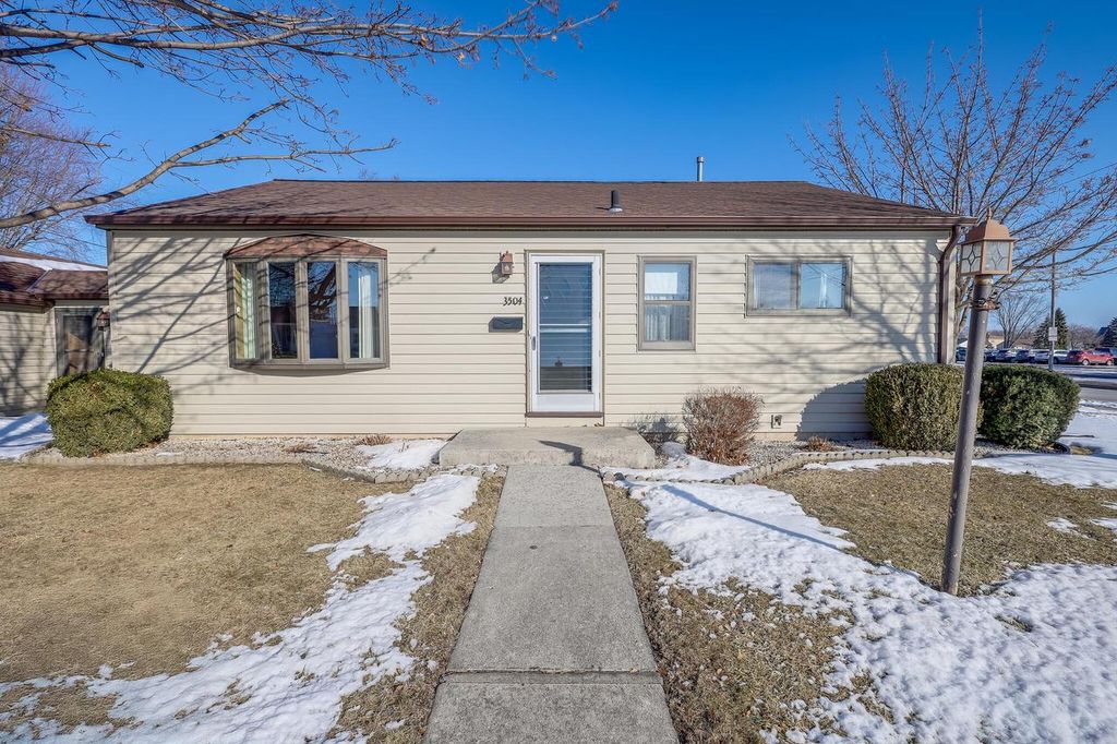 Photo of 3504 Forest CIRCLE, Manitowoc, WI 54220 (MLS # 1951932)