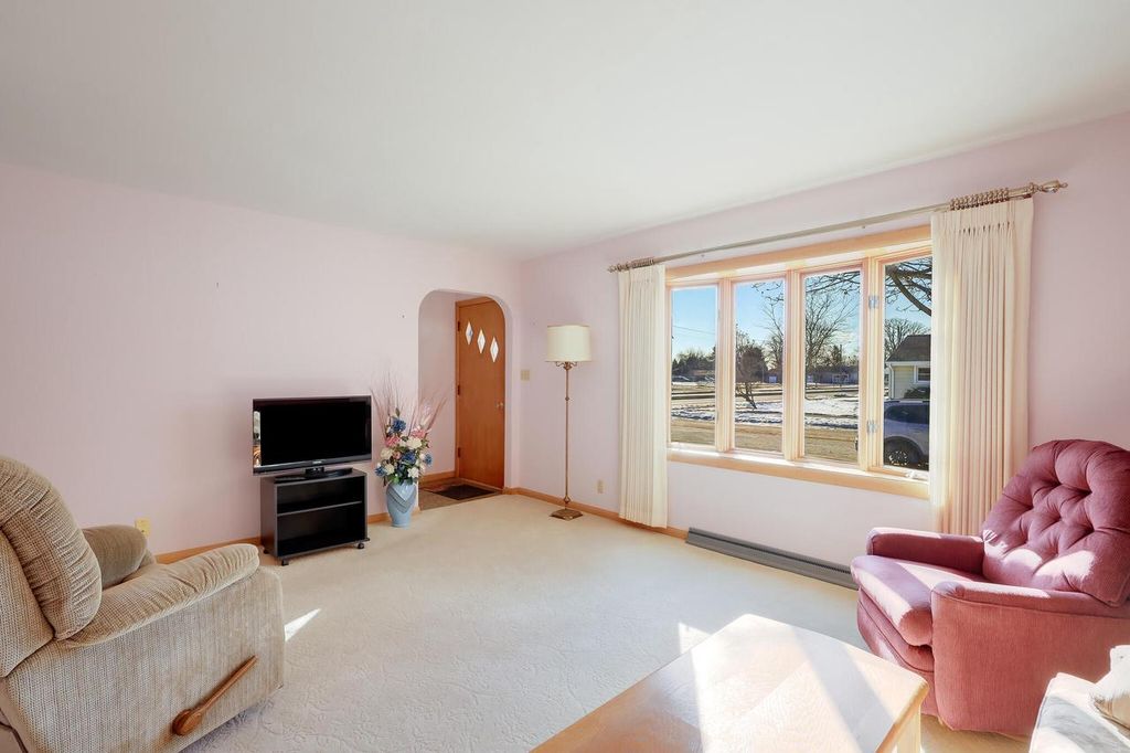 Photo of 3504 Forest CIRCLE, Manitowoc, WI 54220 (MLS # 1951932)