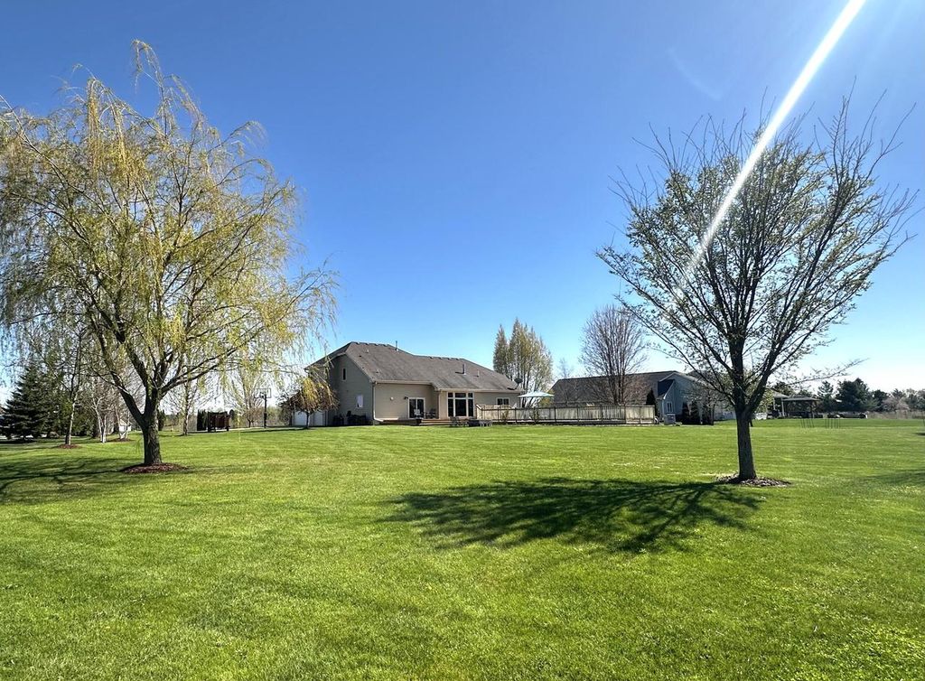 Photo of 15328 Kingston WAY, Franksville, WI 53126 (MLS # 1959176)