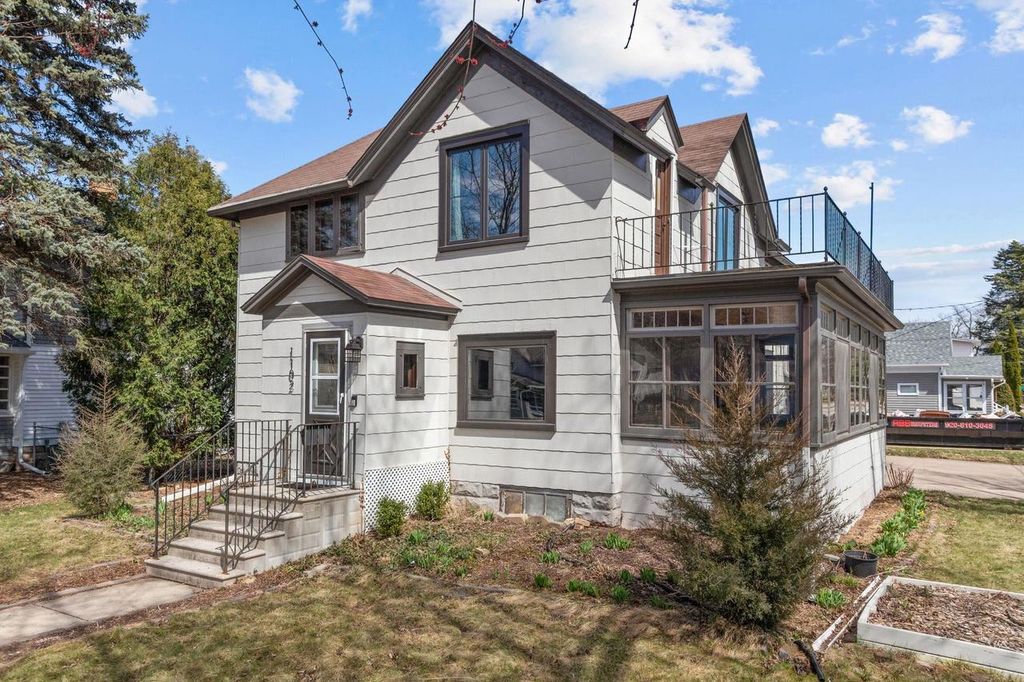 Photo of 1102 N Division STREET, Appleton, WI 54911 (MLS # 50323691)