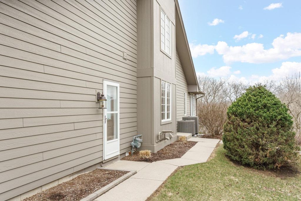 Photo of 203 Deer Ridge DRIVE, West Bend, WI 53095 (MLS # 1958234)