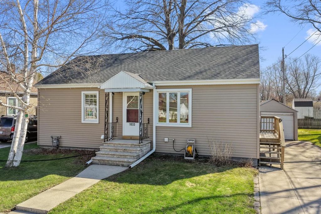 Photo of 1033 Mather STREET, Green Bay, WI 54303 (MLS # 50324172)
