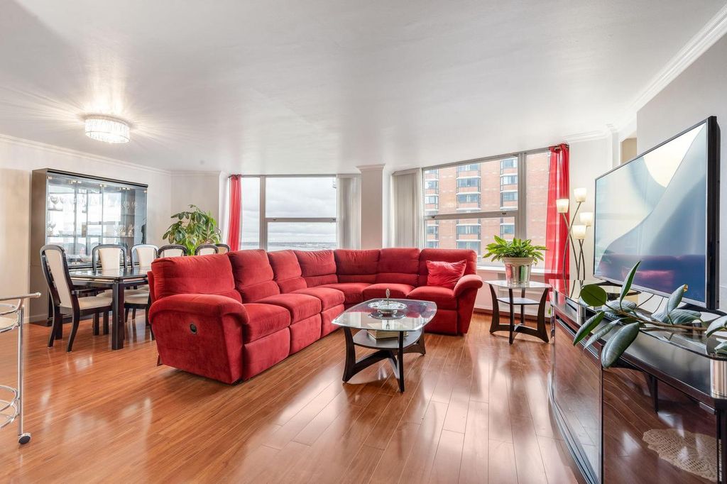 Photo of 1610 N Prospect AVENUE NORTH AVENUE N #903, Milwaukee, WI 53202 (MLS # 1940467)