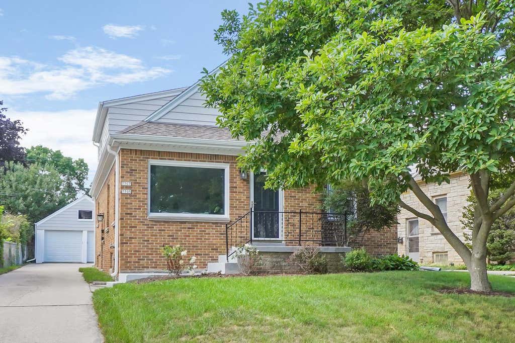 Photo of 7705 Eagle STREET, Wauwatosa, WI 53213 (MLS # 1976691)
