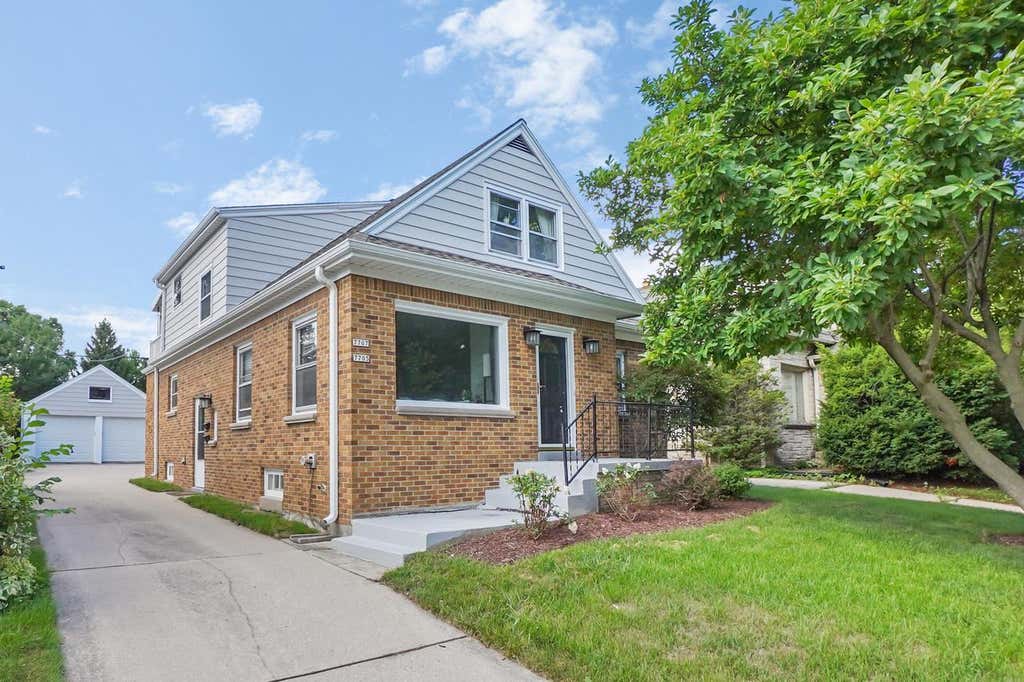 Photo of 7705 Eagle STREET, Wauwatosa, WI 53213 (MLS # 1976691)