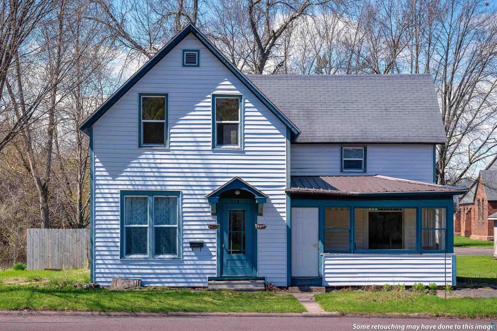 Photo of 315 6th Ave W, Ashland, WI 54806 (MLS # 6125261)