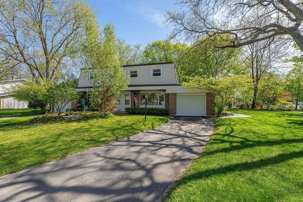 Photo of 3501 Valley Ridge ROAD, Middleton, WI 53562 (MLS # 2022729)