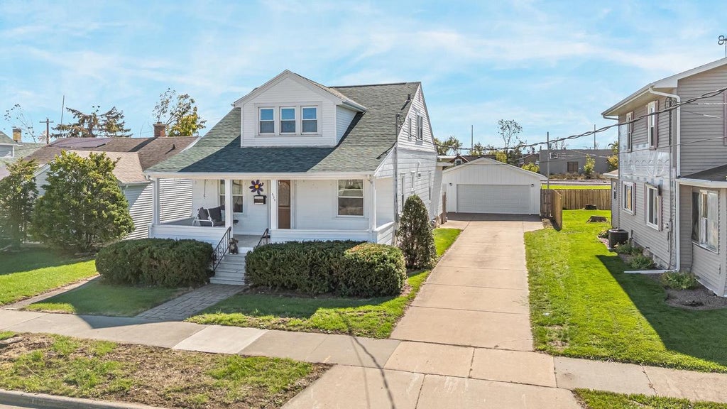 Photo of 635 5th STREET, Menasha, WI 54952 (MLS # 50333741)