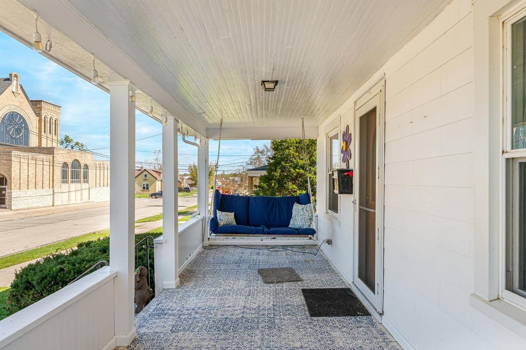 Photo of 635 5th STREET, Menasha, WI 54952 (MLS # 50333741)
