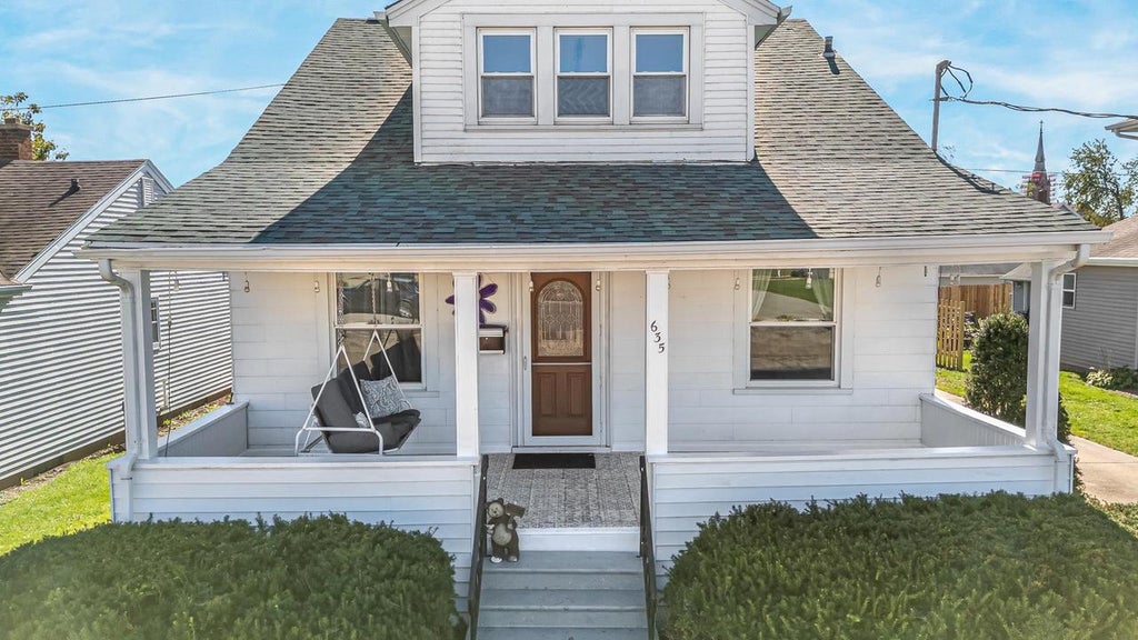 Photo of 635 5th STREET, Menasha, WI 54952 (MLS # 50333741)