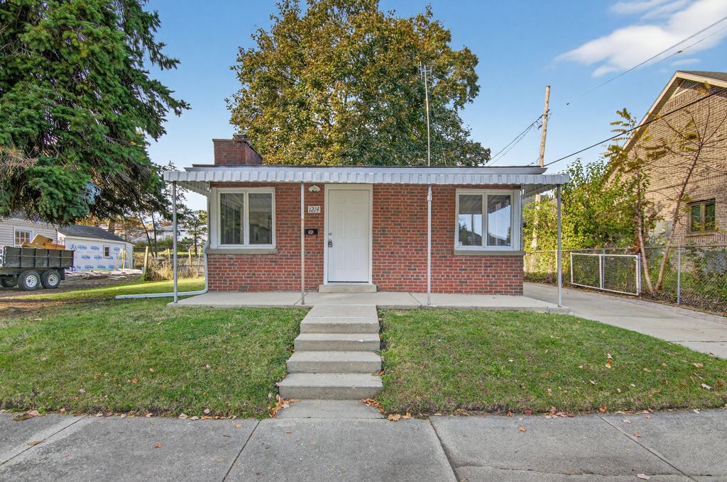 Photo of 1214 Illinois STREET, Racine, WI 53405 (MLS # 1941191)