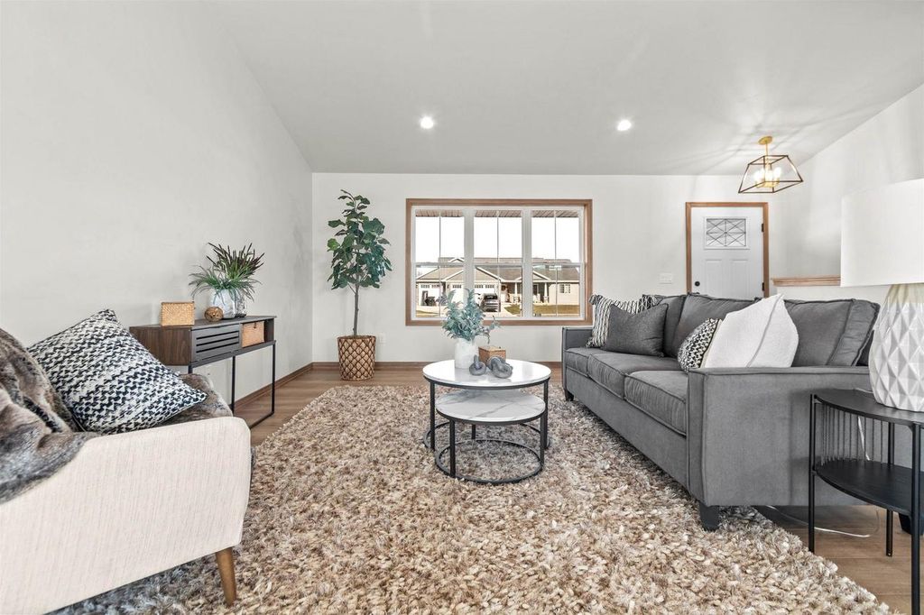 Photo of 2041 Bear Paw TRAIL, Kaukauna, WI 54130 (MLS # 50323436)