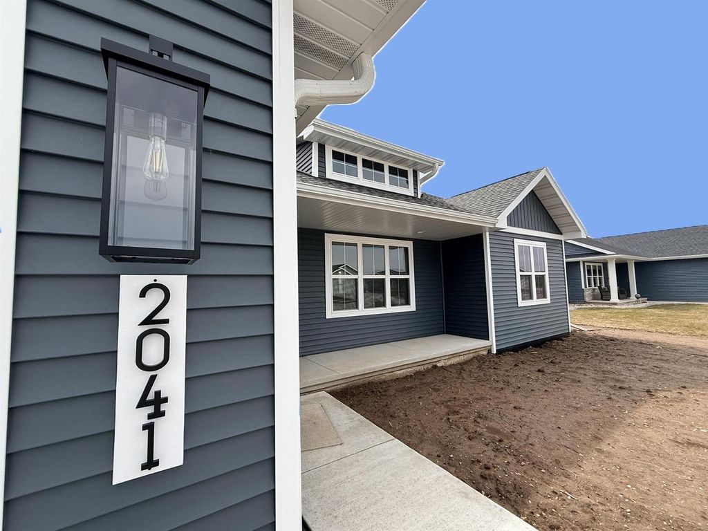 Photo of 2041 Bear Paw TRAIL, Kaukauna, WI 54130 (MLS # 50323436)