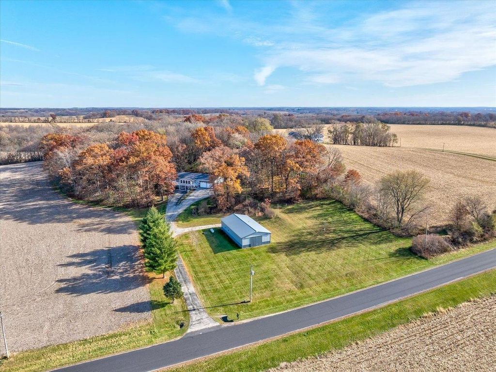 Photo of 1736 Washington ROAD, Stoughton, WI 53589 (MLS # 2012346)