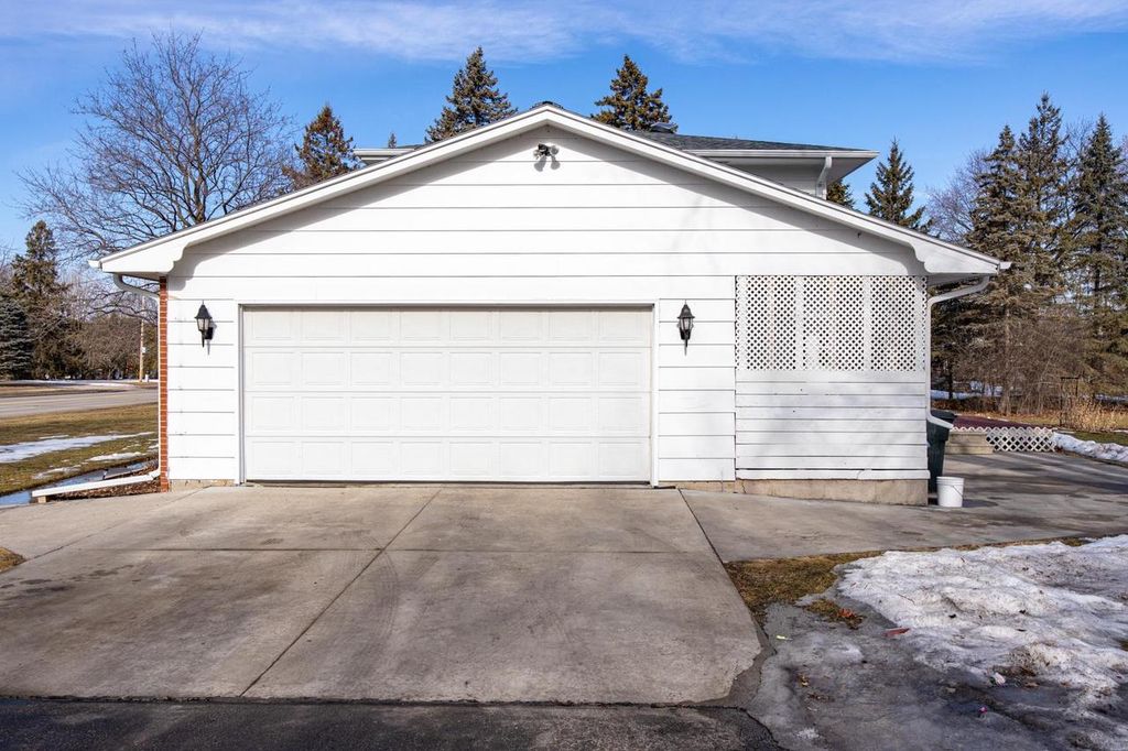 Photo of 2965 Packerland DRIVE, Green Bay, WI 54313 (MLS # 50321213)