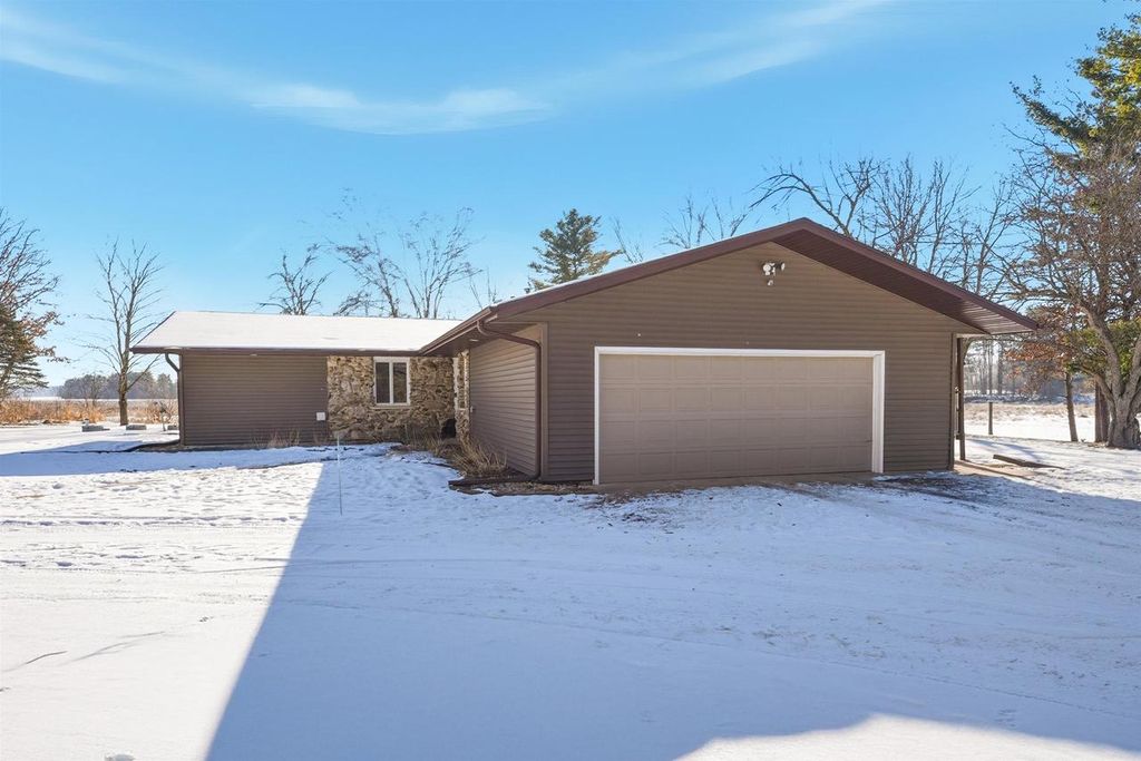 Photo of E5245 Haire ROAD, Weyauwega, WI 54983 (MLS # 50320797)