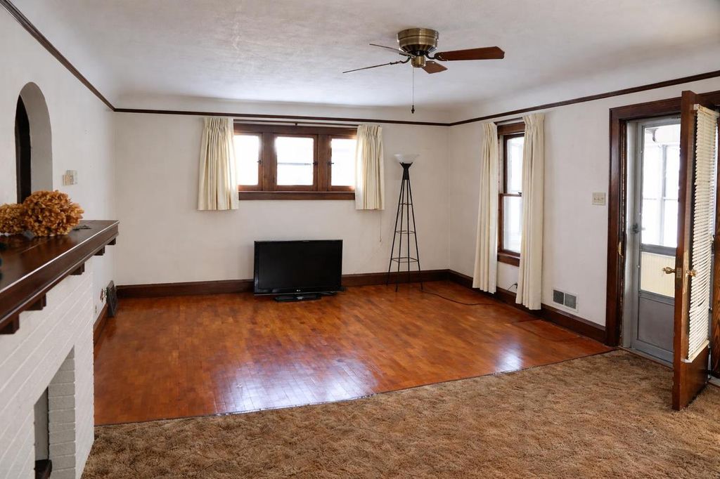 Photo of 731 W Elsie STREET, Appleton, WI 54914 (MLS # 50320880)