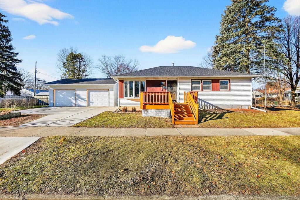 Photo of 302 Buckingham LANE, Madison, WI 53714 (MLS # 2015003)