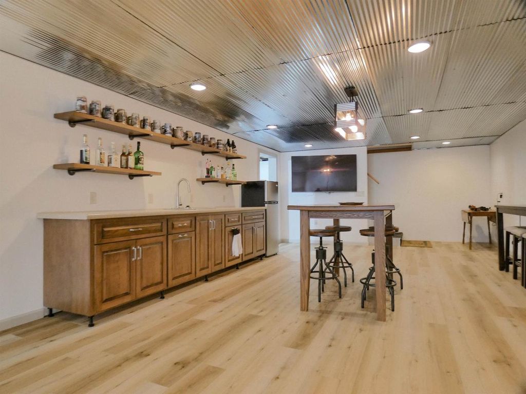 Photo of 929 Marvelle LANE, Green Bay, WI 54304 (MLS # 50322678)